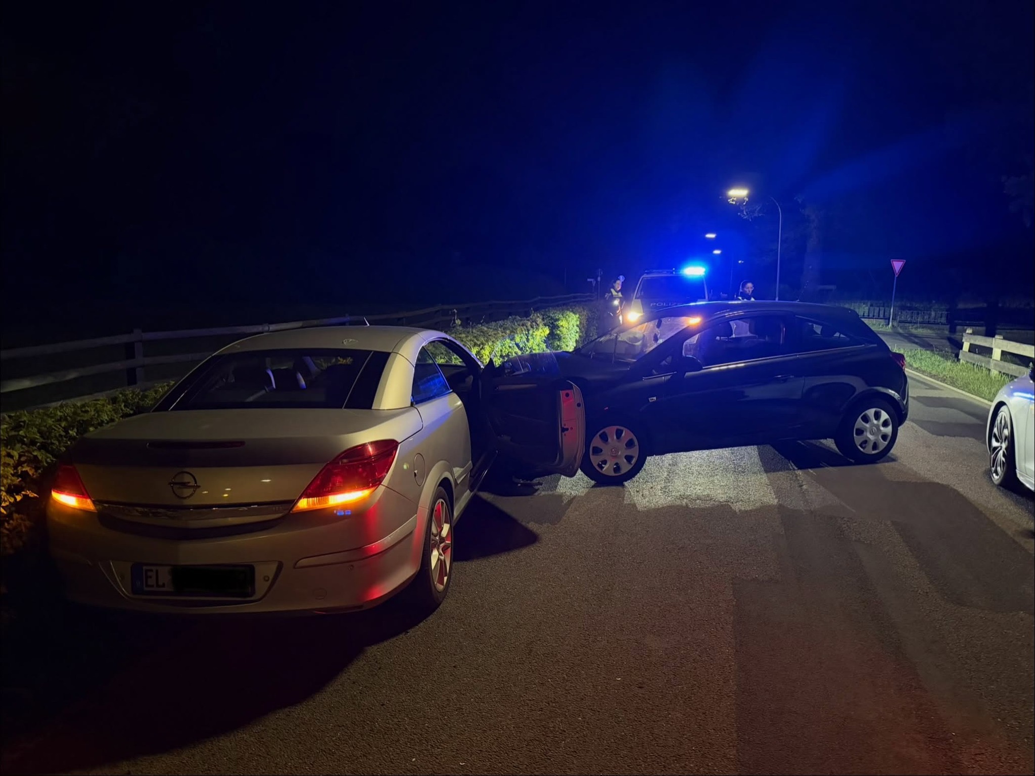 Verkehrsunfall unter Alkoholeinfluss – Drei Personen leicht verletzt